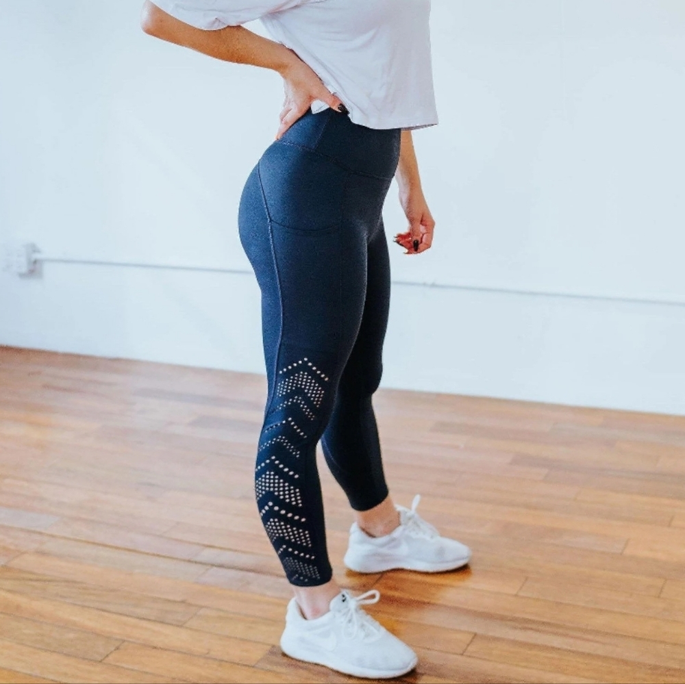 NWT Senita Athletics navy Denalis legging, size large